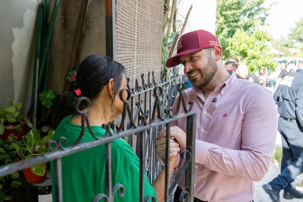 ALCALDE JACOBO RODRÍGUEZ REALIZA RECORRIDO Y DIALOGA CON HABITANTES DE LA COLONIA INFONAVIT