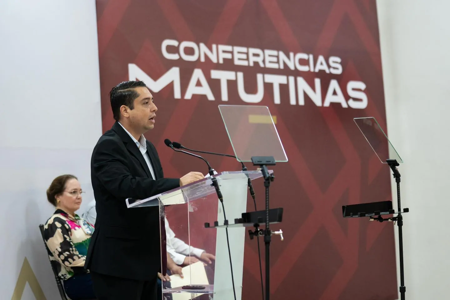 CONFERENCIA MATUTINA DESTACA AVANCES EN FOMENTO ECONÓMICO Y TURISMO