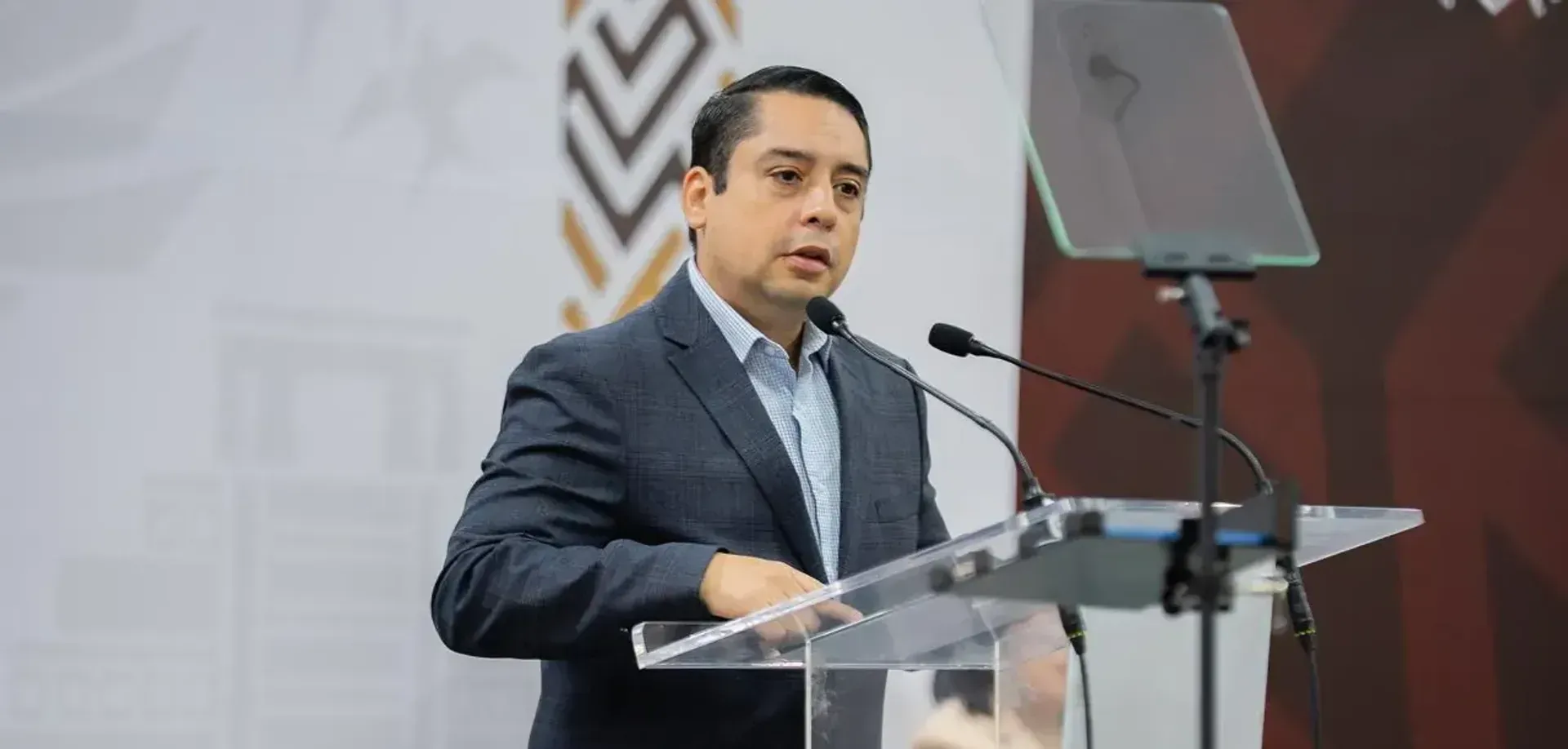 CONFERENCIA MATUTINA "GOBIERNO INTELIGENTE"
