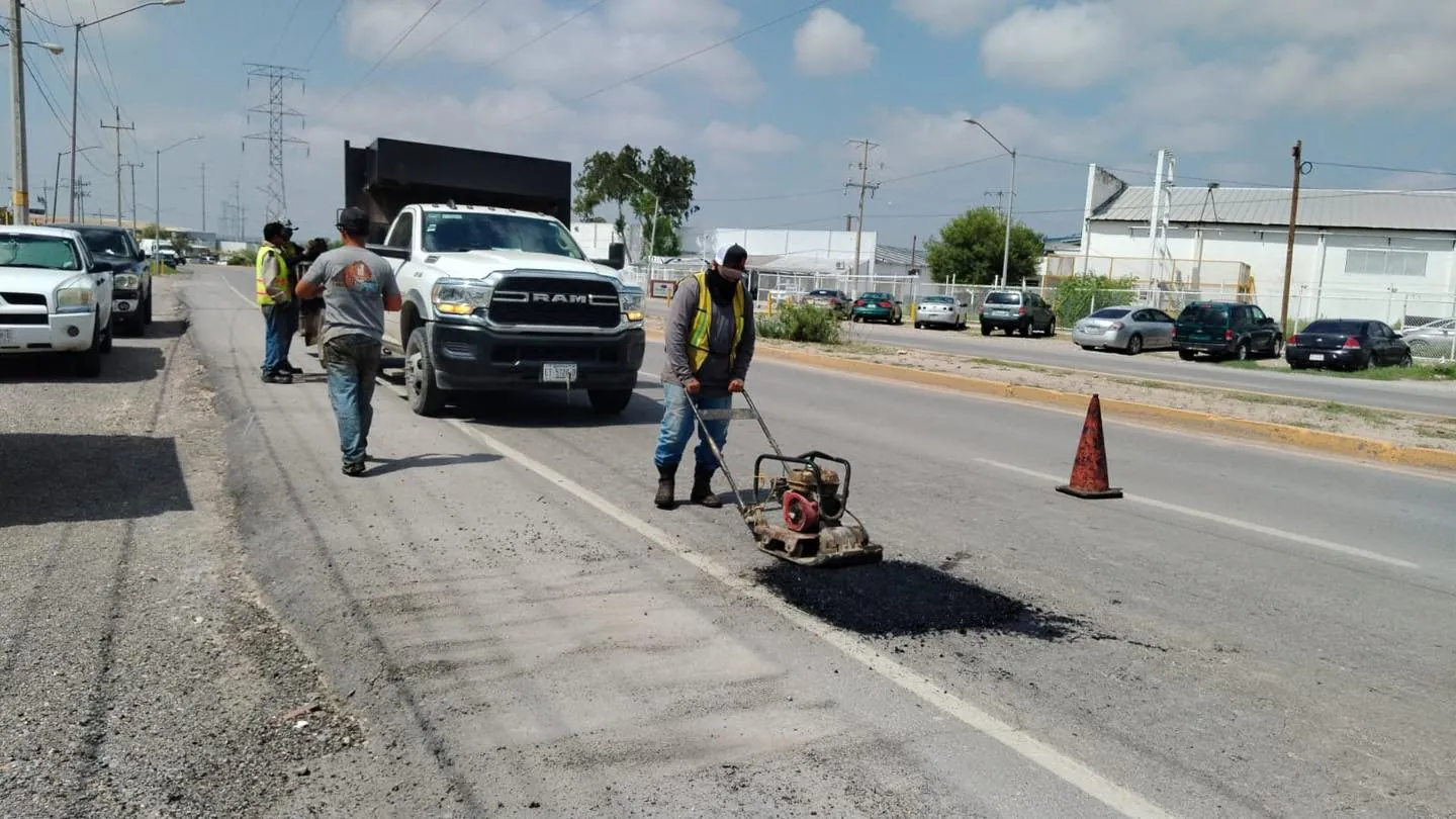 MEJORAN VIALIDADES PRINCIPALES CON INTERVENCIÓN DE BACHEO EN COLONIAS Y BULEVARES