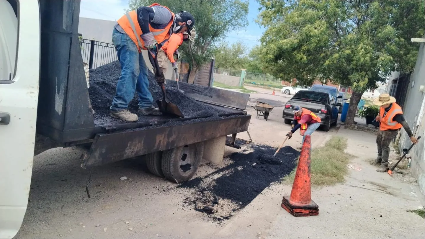 OBRAS PÚBLICAS CONTINÚA REHABILITANDO VIALIDADES EN HACIENDA LA LUNA