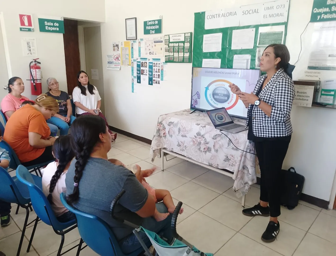 PLÁTICA EN EL MORAL PROMUEVE CONCIENCIA Y PREVENCIÓN DE LA VIOLENCIA CONTRA LAS MUJERES