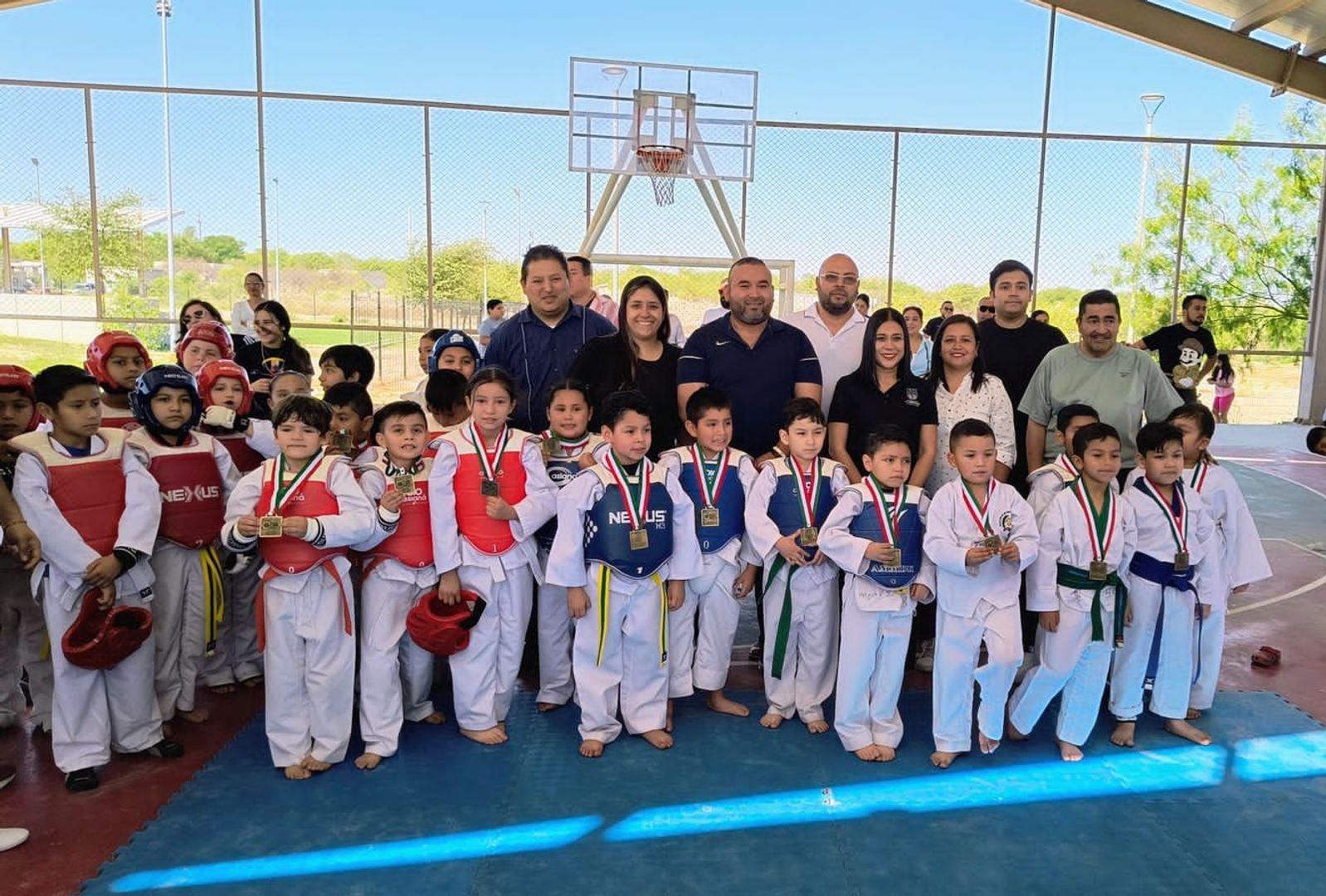 TAEKWONDO EN EL CENTRO COMUNITARIO LOS PINOS